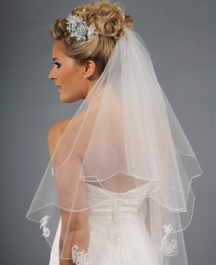 Classic lace wedding veil