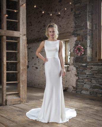 Sweetheart wedding dress style 1104