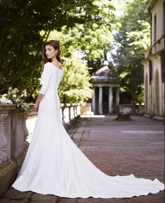 Martin Thornburg wedding dress back 119255