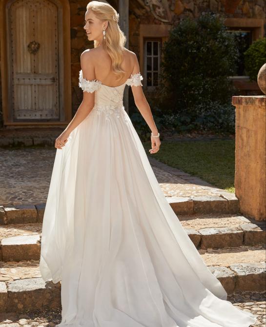 Sophia Tolli Y12028